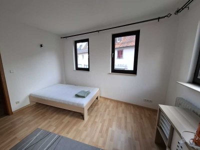 Freundliches Zimmer in 4er WG im Herzen von Markgröningen mit EBK und Gäste-WC