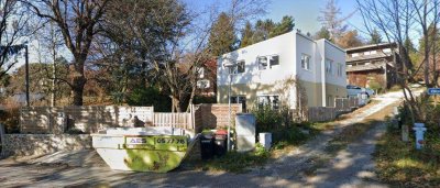 WundersZweifamilienhaus mit zwei modernen, vermieteten Wohnungen in grüner Lagechöne helle Haus mit zwei Wohnungen