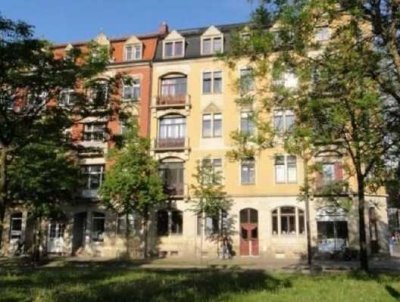 Schöne 2-Zimmer Wohnung mit Weitblick mitten in begehrter Neustadt-Lage