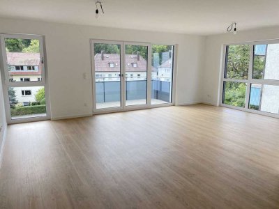 ***Hochwertige 2,5-Zi.-Wohnung mit offener Küche, Balkon und TG-Stellplatz in Stuttgart-Botnang***
