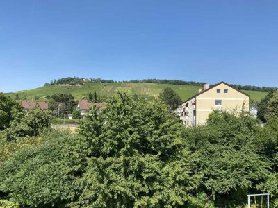 Unterhalb vom Wartberg - Ansprechende 3-Zimmer-DG-Wohnung mit EBK in Heilbronn
