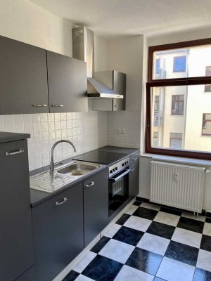 Helle, frisch renovierte 2,5-Zimmer-Wohnung mit neuer EBK & großem Balkon  in Sudenburg