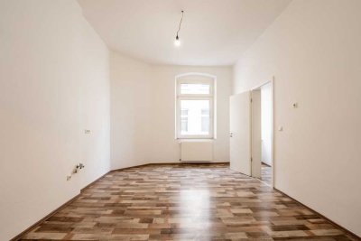 Altbauwohnung mit 3 Zimmern und Balkon