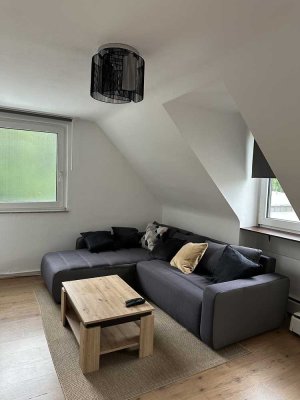 Geschmackvolle 3-Zimmer-DG-Wohnung in ruhiger Lage