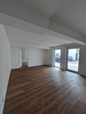 Kernsanierte 2-Zimmer-Wohnung mit großflächiger Terrasse inmitten von Köln-Braunsfeld!