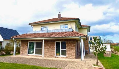 Große Eigentumswohnung im 2 Familienhaus mit 2 Dachterrassen