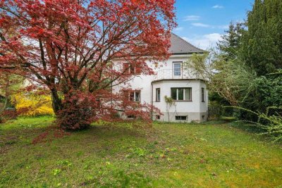 Lankesberg Rarität – Sanierungsbedürftige Villa mit viel Potenzial in Bestlage