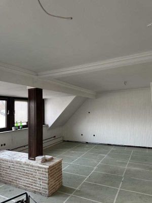 Renovierte 4-Zimmer Dachgeschosswohnung in Düsseldorf-Pempelfort
