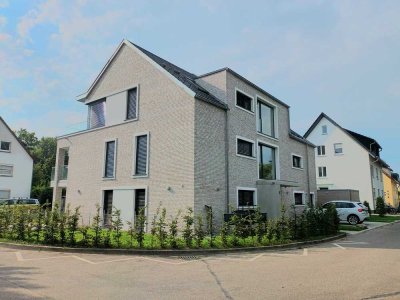 Exklusive 4-Raum-Penthouse-Wohnung mit gehobener Innenausstattung mit Terrasse und EBK in Weingarten