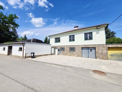 Familienidylle! Gepflegtes Wohnhaus mit tollem Garten, Presshaus und Nebengebäude – 4 Zimmer &amp; top Küche - nur wenige Minuten zum Bahnhof!