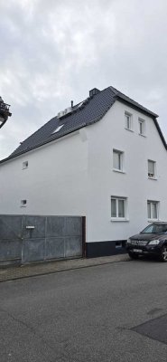 Preiswertes , vollsaniertes ,7-Zimmer-Mehrfamilienhaus mit gehobener Innenausstattung in Büttelborn