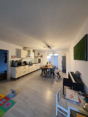 Stilvolle 4-Zimmer-Wohnung mit gehobener Innenausstattung mit Balkon und EBK in Brühl Innenstadt