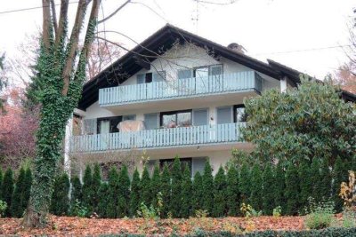 Schöne, große 4 ZKB-Wohnung mit großer Terrasse - Südausrichtung