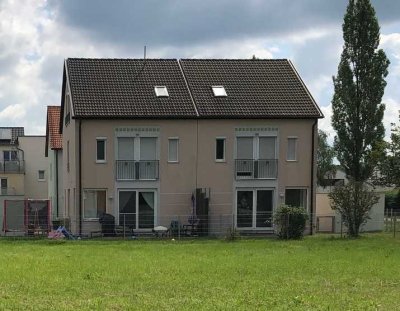 Doppelhaushälfte mit Garten