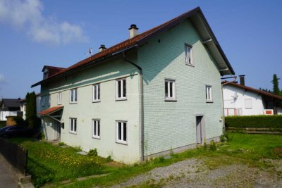 Preisgünstiges Zweifamilienhaus in Lindenberg mit phantastischen Blick auf Stadt und Berge