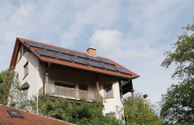 Einfamilienhaus mit Fernsicht am Hang auf 3 Ebenen