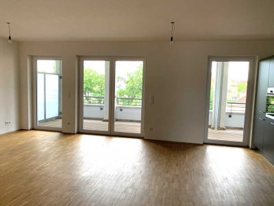 Attraktive 3-Zimmer Wohnung mit Loggia + Balkon + moderner Einbauküche - Nähe "City-Galerie"