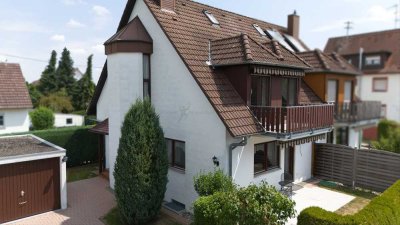 Doppelhaushälfte, Familienglück mit kleinem Garten und Balkon