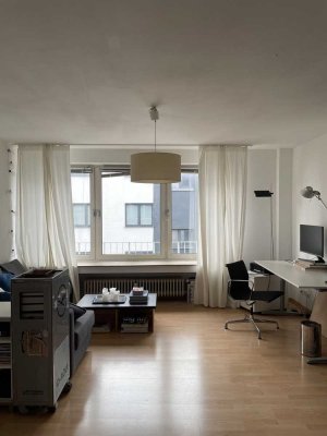 Ansprechende 2-Zimmer-Wohnung mit Einbauküche in Aachen zur Untermiete