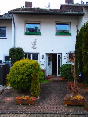 Charmantes Reihenhaus mit sechs Zimmern in Wiesbaden-Breckenheim