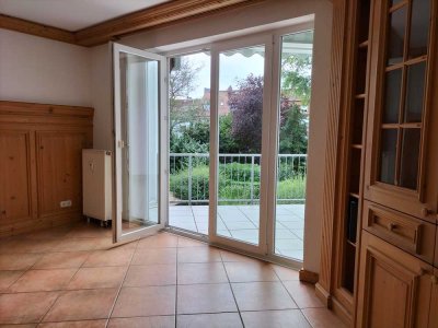 Top-Lage, renovierte 2 Zi-Whg. mit Einbauschränken