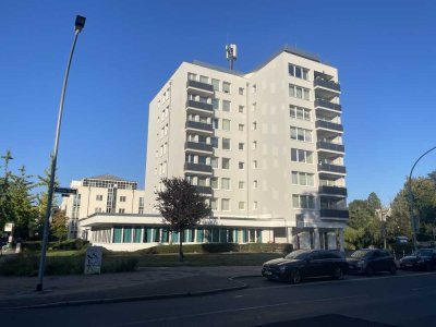 Helle und freundliche 4 Zimmerwohnung mit Tiefgaragenstellplatz in Oberkassel/Grenze Niederkassel