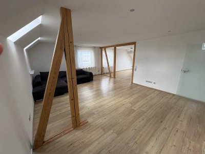 Helle 3,5 Zimmer Wohnung