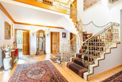 Aussichtslage: Exklusives Wohnhaus mit Pool, 6 Garagen u. 1.000 m2 Grundstück in ruhiger Wohnlage!