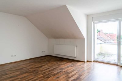 Bezugsfreie Dachgeschosswohnung mit Traumbalkon! Gemütliche Dachgeschosswohnung in Bielefeld - Senne