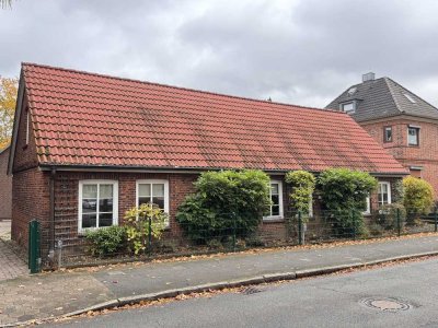 Im Auftr.: Kleines Haus in guter Lage in Reinbek z. vermieten