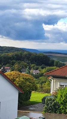 Traumaussicht! Attraktive 3-Zimmer-DG-Wohng, Loggia und Einbauk in Pfedelbach-Heuberg