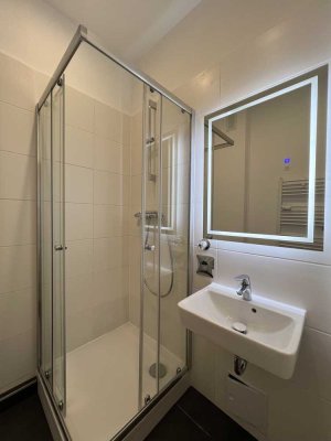 Moderne und geräumige 2-Raumwohnung mit modernem Bad und EBK!