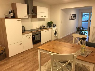 Möblierte 2-Zimmer-Wohnung mit Terrasse und EBK in Köln Müngersdorf für Pendler