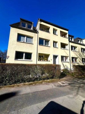 Helle 2-Zimmer-Souterrainwohnun in Köln-Junkersdorf (+Garage)