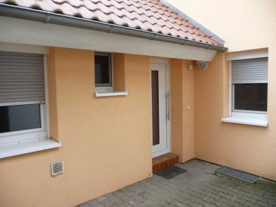 Kleine Doppelhaushälfte, Garage und Garten in ruhiger Wohnlage