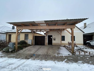 Gemütliches Einfamilienhaus mit Carport &amp; Innenhof auf ca. 302 m² Grundstück