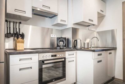 MEGA renovierte, volleingerichtete 3-Zimmer-Wohnung ++Balkon++Parkplatz++Zentrum