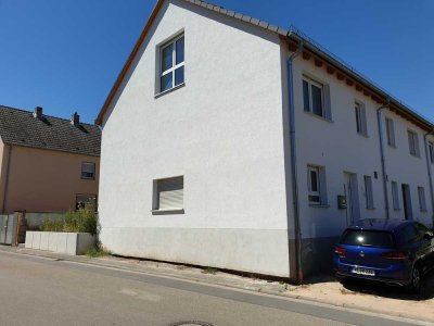 5-Zimmer-Reihenendhaus gehoben mit Garten