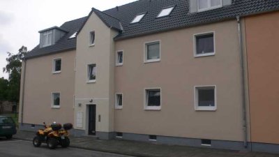 Helle 2-Zimmer-Wohnung im Dachgeschoss im Grünen von Krefeld-Linn
