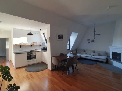 Wunderschöne möblierte Altbauwohnung im Zentrum von Sachsenhausen