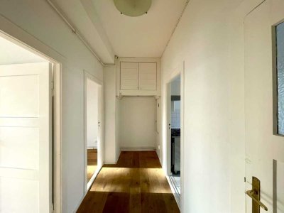 Bezugsfrei! Tolle 2-Zimmer Wohnung Mit Balkon zum Garten in Süd-West Ausrichtung!