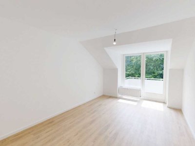 Frisch saniert: 2,5-Zimmer-Wohnung mit BALKON und moderner EBK