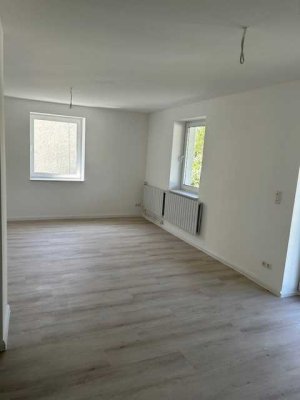 Erstbezug nach Sanierung und Einbauküche: Geschmackvolle 2-Raum-Wohnung mit lux. Innenausstattung