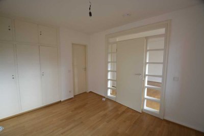 Sehr gut geschnittene, kompakte 2 ZKB mit Loggia