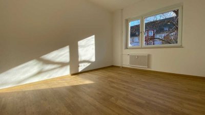 *** Riskieren Sie einen Blick! Charmante Altbauwohnung mit Duschbad! ***