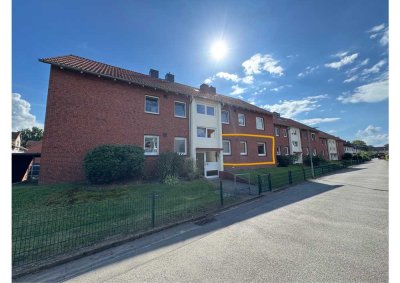 Attraktive und sanierte 3-Raum-Wohnung mit Balkon und Einbauküche in Winsen (Luhe)