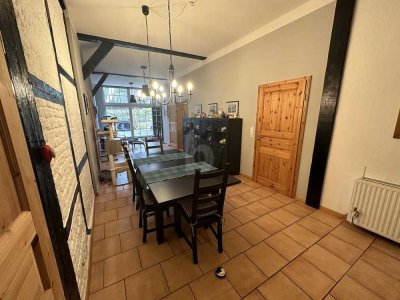 HISTORISCHES BAUERNHAUS MIT AUSBAURESERVE