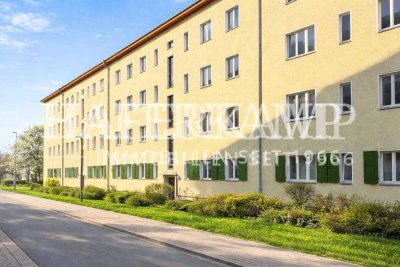 Charmante 2-Zimmer-Altbauwohnung mit Balkon zum grünen Innenhof im beliebten Ostseeviertel