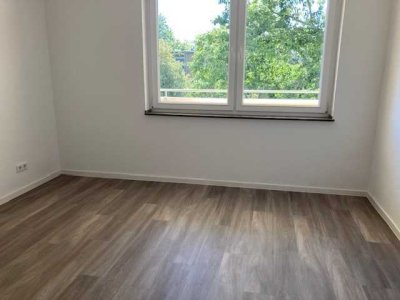 !!! Endlich meine eigene Wohnung - im 3. OG- 1600/47202/69 Zwei-Zimmer-Wohnung-Neuss!!!