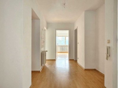 Laim: Große 4-Zimmer-Wohnung mit Balkon